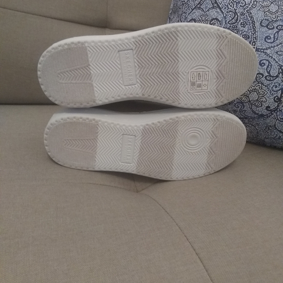 Skechers High Street - Crackled Metallic sneakers NWOT - Picture 7 of 8